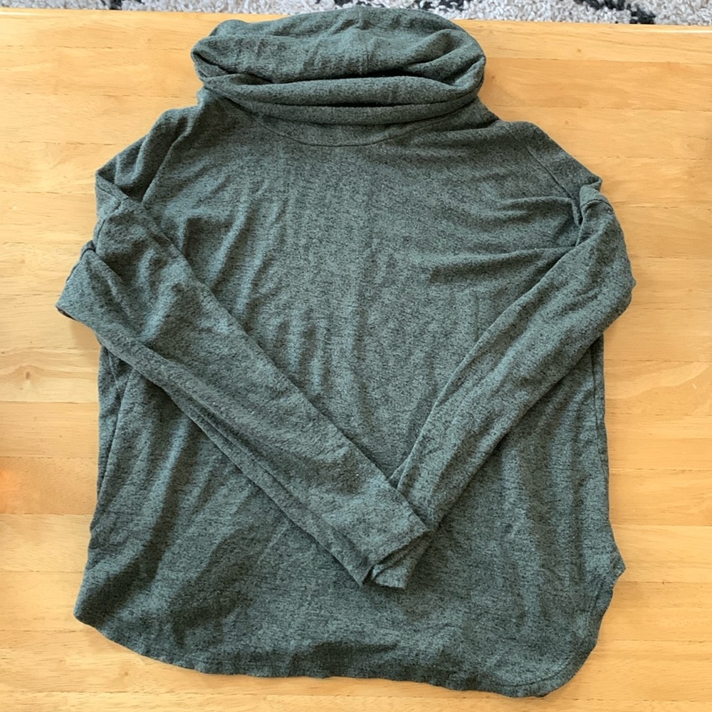 Forever 21 Women's Green Cowl Neck Long Sleeve Top, Size S